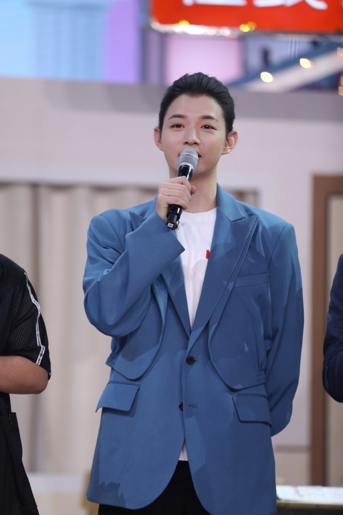 霍尊回應指自己內心深處始終是個幼稚晚熟的傻子
