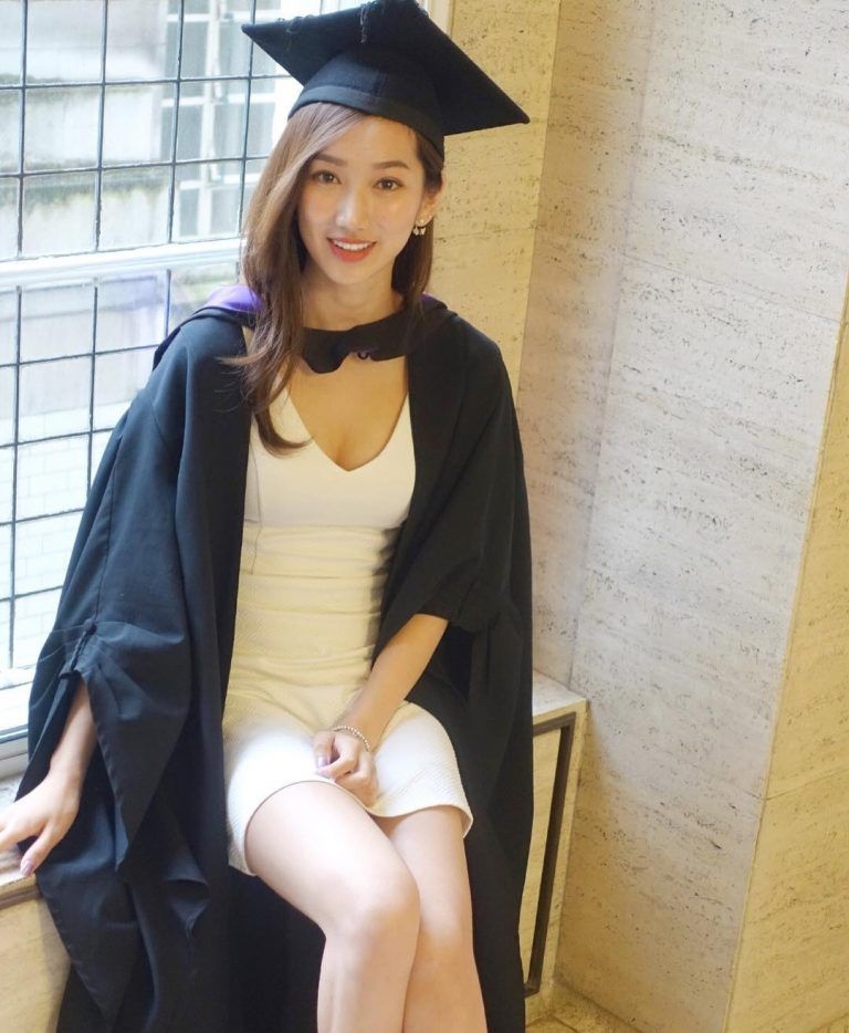 順利晉級港姐12強的王嘉慧(Kathy)在倫敦大學學院修讀心理學以一級榮譽畢業
