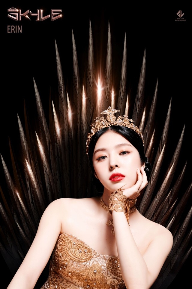在隊中身為顏值擔當的Erin(곽다영),一出道就有「小韓韶禧」之稱