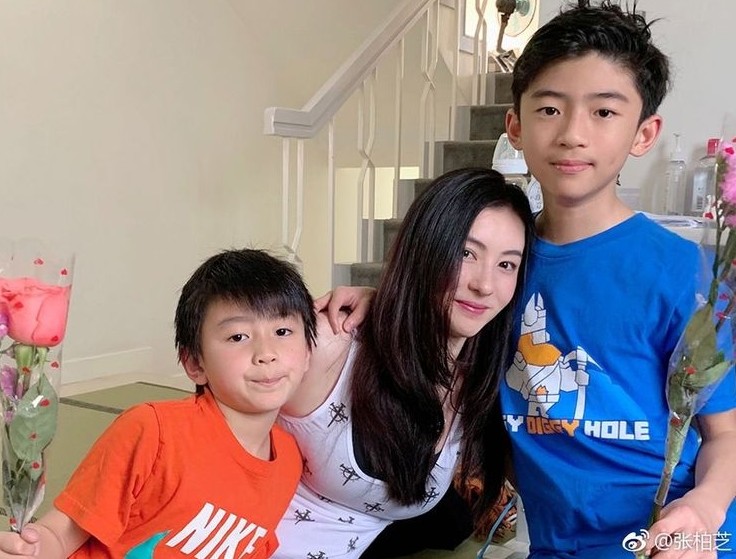 回顧張柏芝和謝霆鋒的兩位兒子 Lucas 和 Quintus 的成長照吧