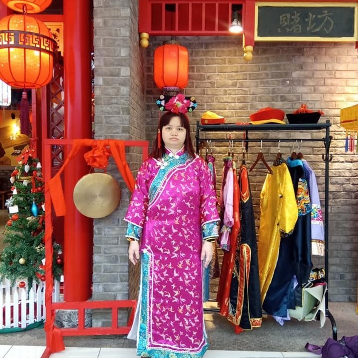 薛影儀的 FB 上有古裝、韓服以及和服的照片