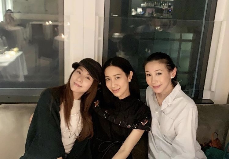 Miki亦照慣例沒有露面
