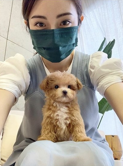 蔡嘉欣現身電視城拍攝TVB新節目《代溝關注組》時回應事件