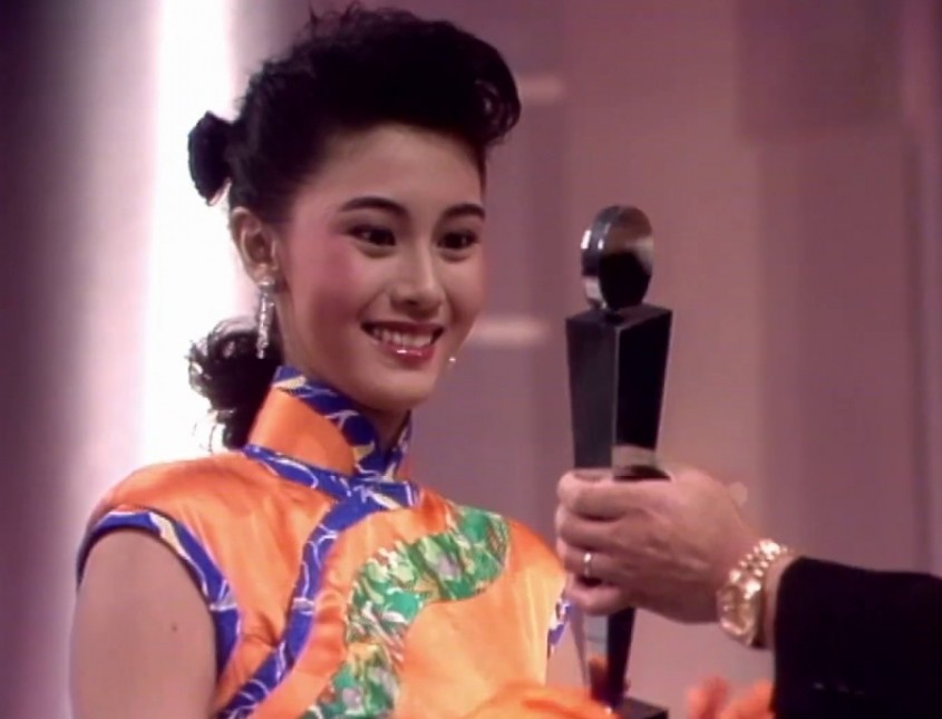 李嘉欣憑著驚世美貌參選香港小姐而一炮而紅,從此改變人生!