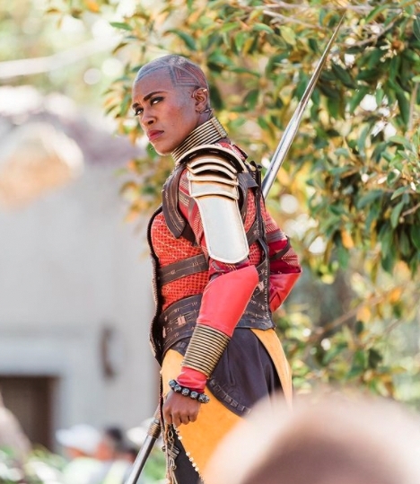 還原度十分高的就是Wakanda的女將,即使僅得二人並列登場也十分有氣勢