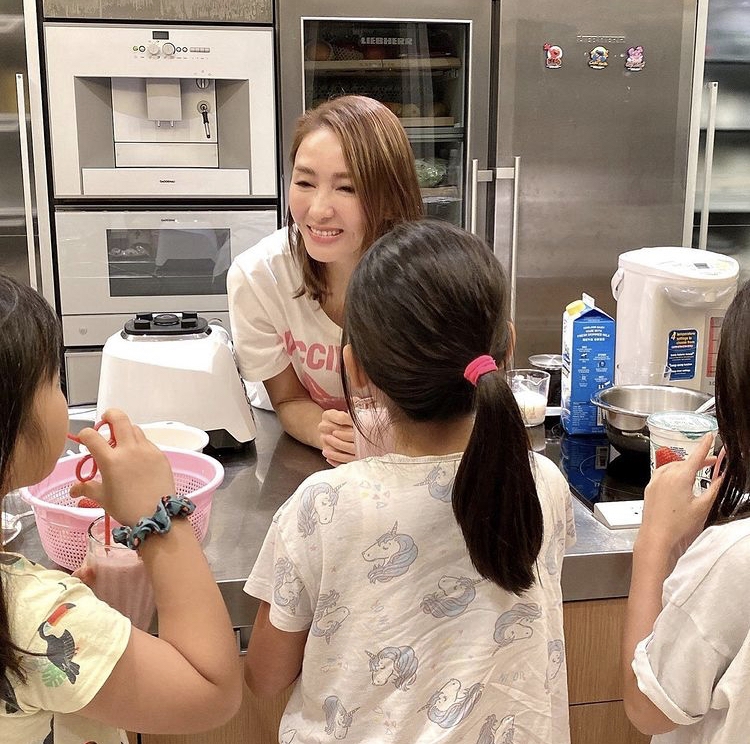 黎姿不時在社交平台分享與三名女兒的日常親子活動