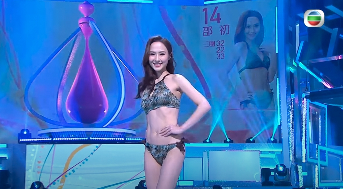 中越混血兒邵初(Kristy)是2021香港小姐冠軍大熱人馬,經常周遊列國,曾到訪法國、英國、阿聯酋等地,