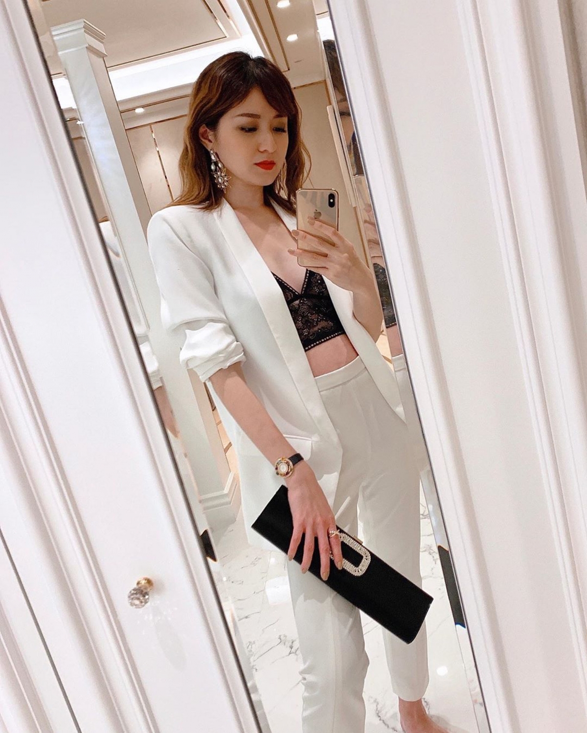 黃浩老婆徐淑敏也晉身商界女強人,曾到世界知名的廚師學府「藍帶」學廚