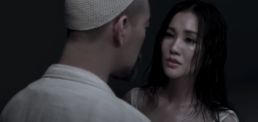 成為靚媽後的謝安琪,無論妝容、打扮亦變得更成熟、更有女人味!