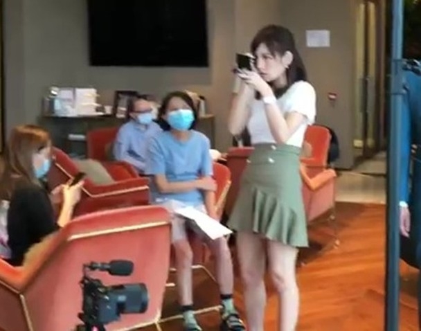 陳嘉倩杜汶澤｜陳嘉倩曾被粉絲爆出目賭她拍廣告時的「港女」一面，令他大失所望。