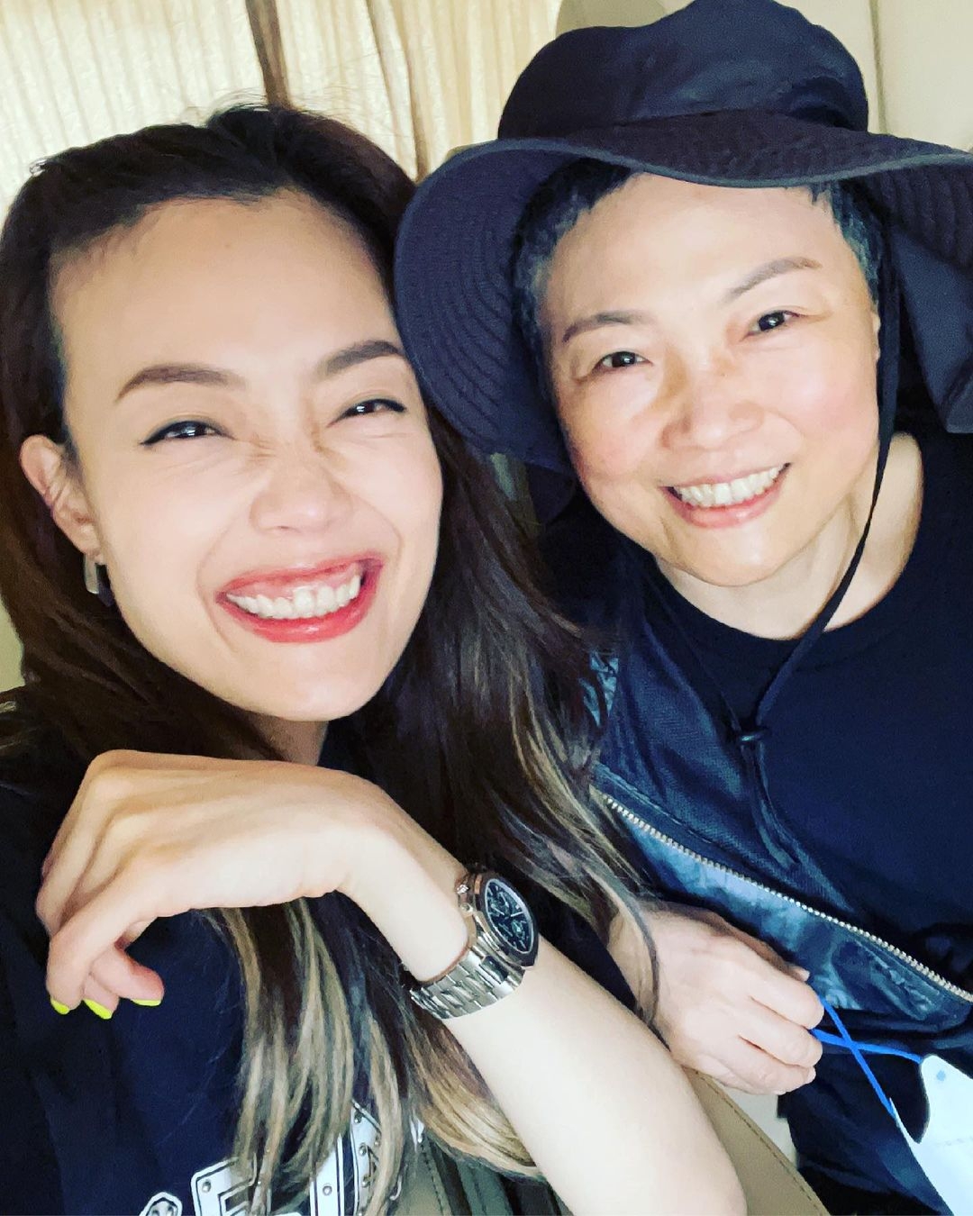 容祖兒物業身家|從小就如此慳儉,多少都與她的成長背景有關,小時侯家境並不富裕。一家住在蝴蝶谷木屋區