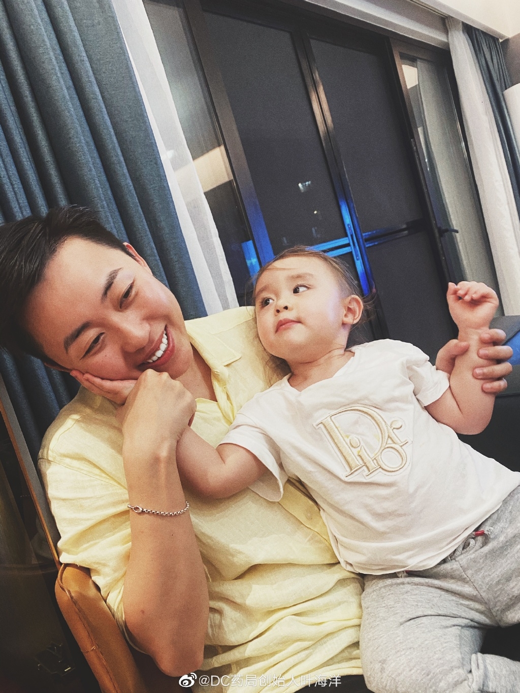 她指自己在出發前曾經詢問女兒 Doris 想要弟弟還是妹妹,而 Doris 的答案也讓葉海洋下定決心決定第二胎也將為女孩。
