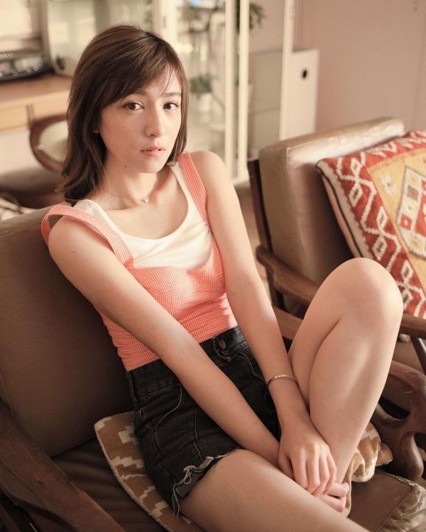 陳嘉倩杜汶澤｜陳嘉倩的妝容，網民似乎都有微言，認為她的妝感太濃