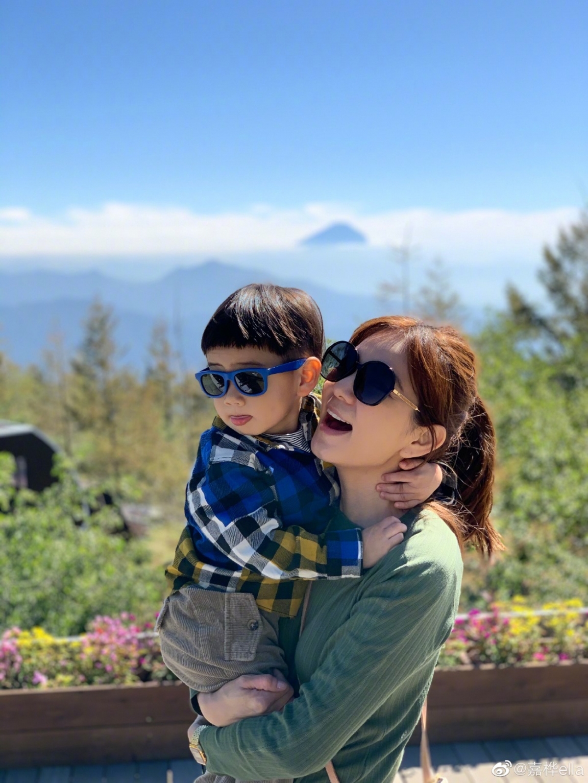 Ella說:「渾身是勁的媽已經準備的好好的了!勁寶哥,快來吧」惹笑網民