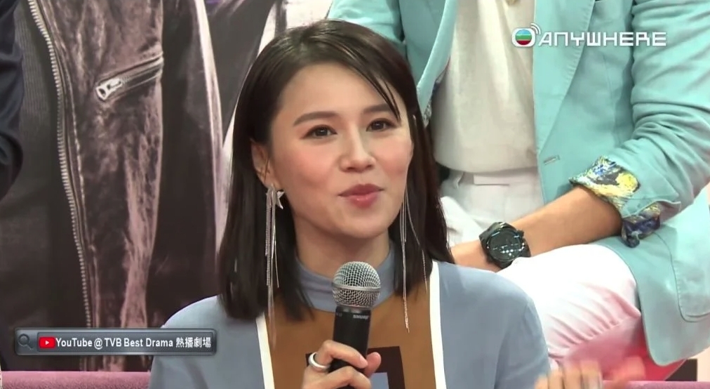 而當時《使徒行者3》開播,三哥更曾經在直播中指出:「梅姐(黃翠如)事隔幾年人大咗、成熟咗,(個角色)去咗幾年外國,整埋容返嚟」!