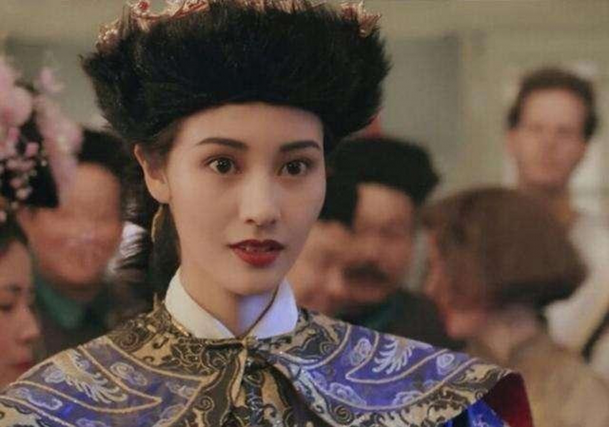 大美人李嘉欣有著「富豪殺手」,最經典矚目的戀情就是跟華人置業公司前任董事會主席劉鑾雄「大劉」交往。