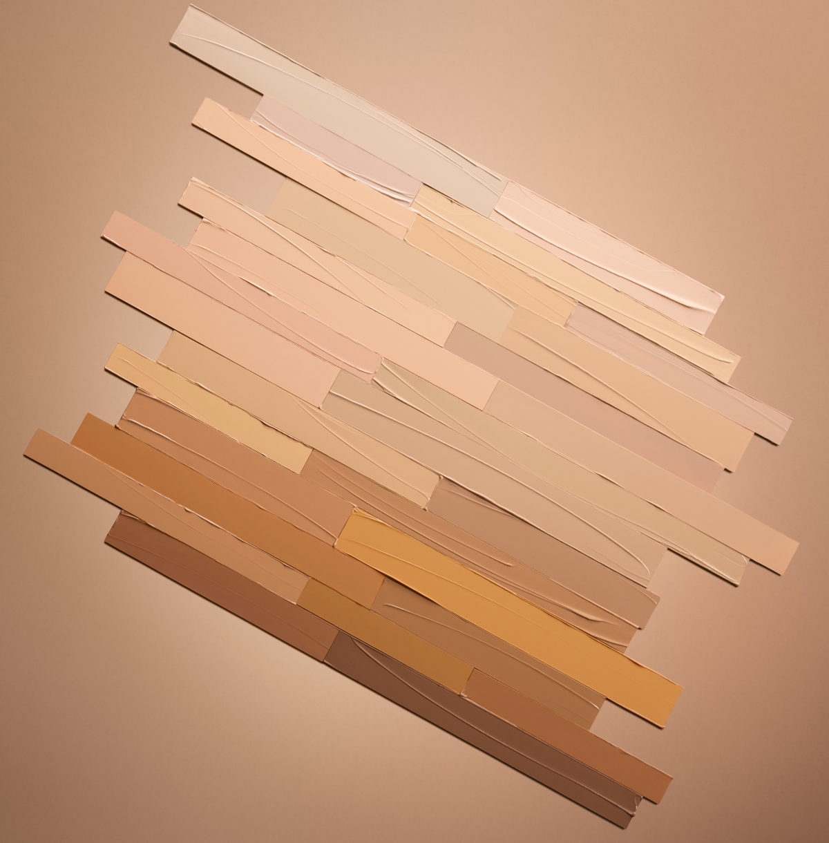 NARS 嘅「光亮柔滑遮瑕霜」仲超易上妝,多效持久配方柔滑易推,又唔會遮到一撻撻