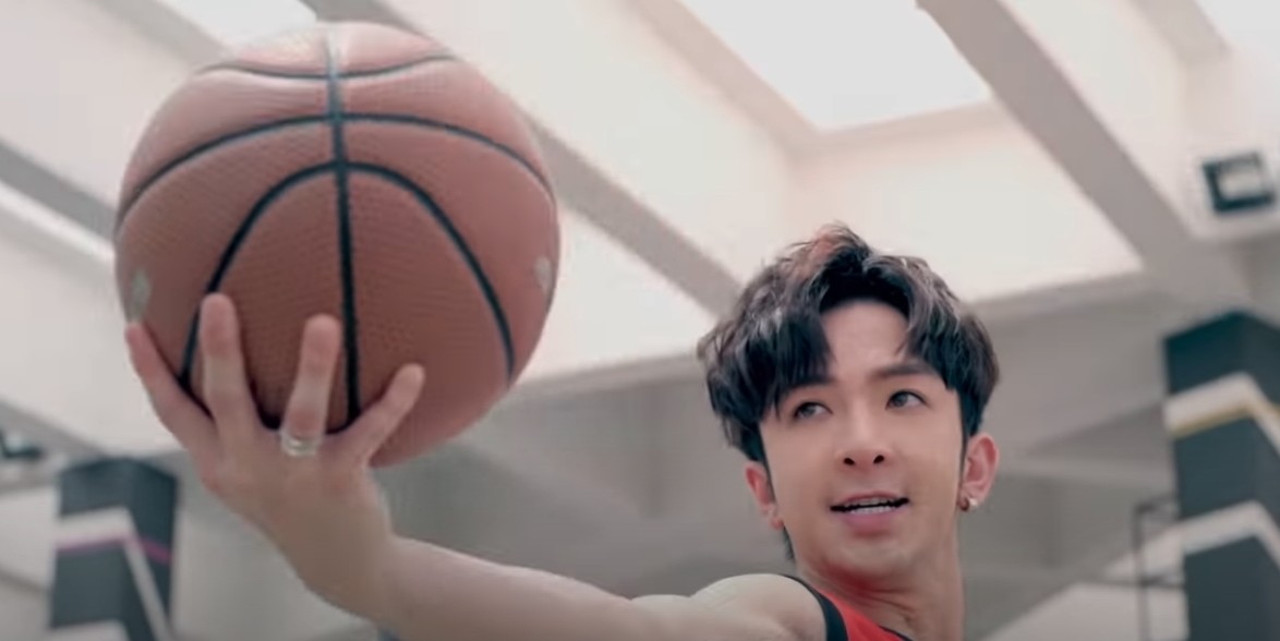 大學校隊籃球員