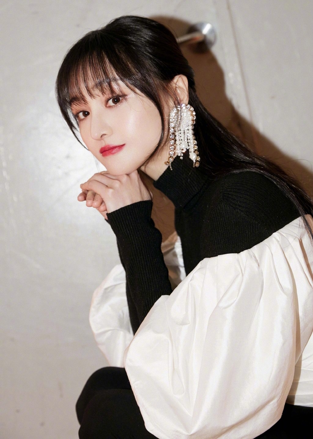 鄭爽消息一出即引起網民熱議,不少人都表示認同官方做法