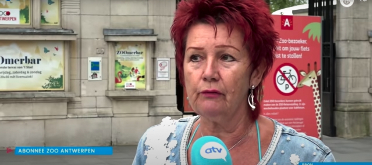 比利時女子Adie Timmermans自小就很喜歡動物,終於在動物園裏找到她的真愛!