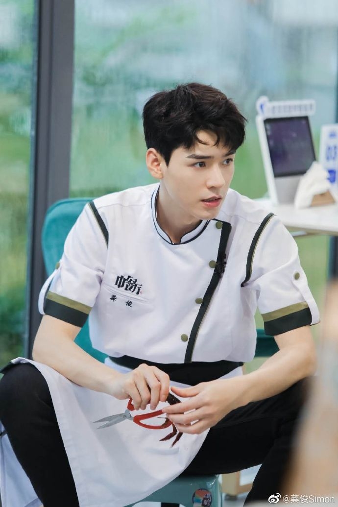 王祖藍大讚自家公司培育出的旗下藝人龔俊非常乖巧積極儉點聽話