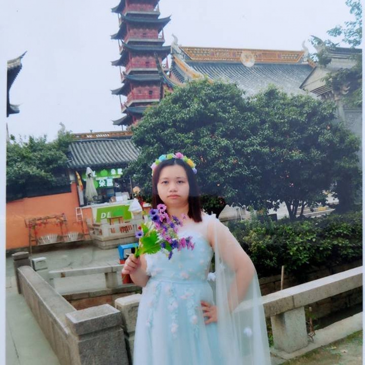 薛影儀的 FB 帳號中,亦有不少昔日的生活照