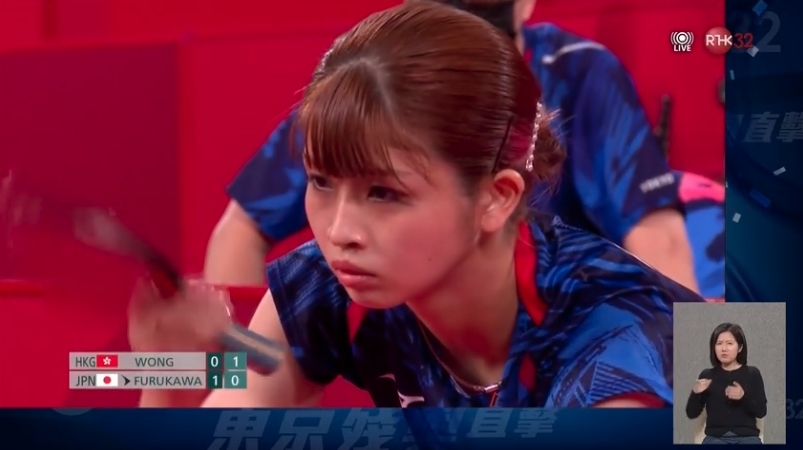 古川佳奈美的招牌下蹲式發球更為她帶來不少分數進帳！