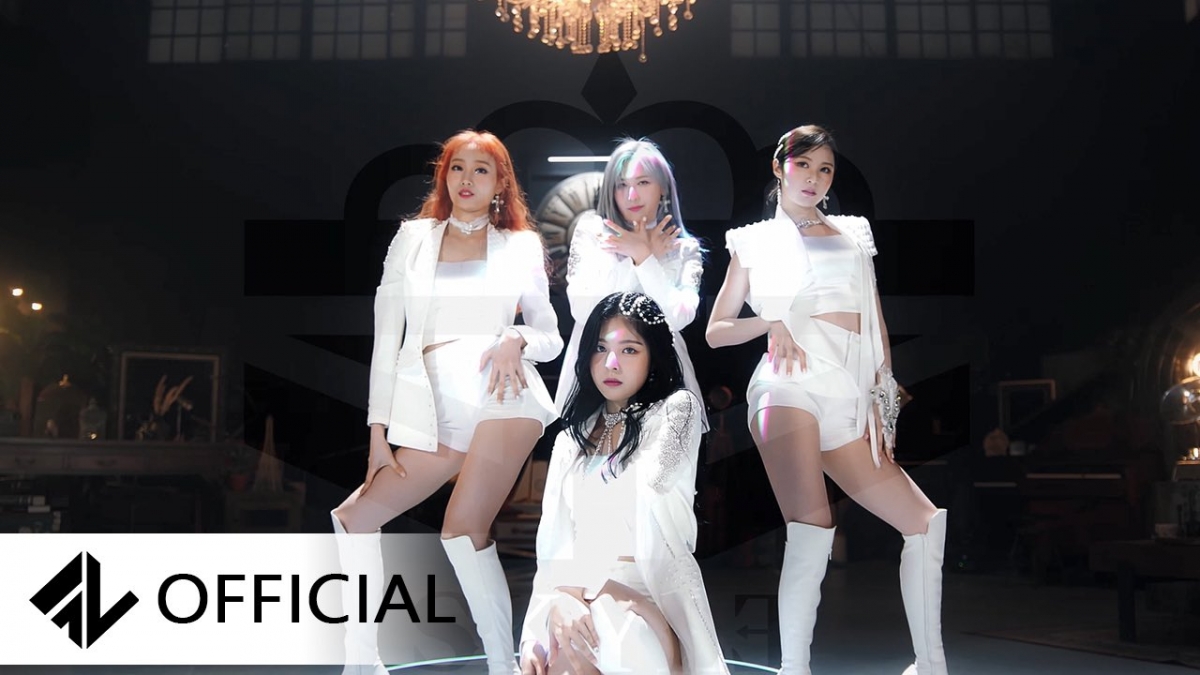由中韓兩國組成的這隊女團,終於在今日釋出了出道曲《FLY UP HIGH》的MV