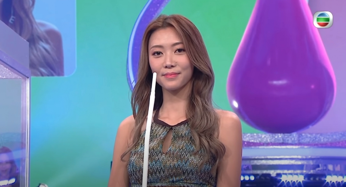 2021香港小姐廣告界KOL的還有佳麗莫韻諰(Vincy),同為23歲的她樣貌較為成熟