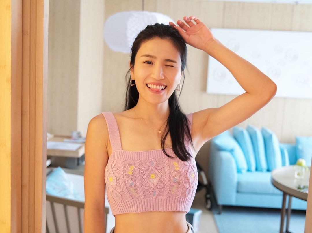 林芊妤 Coffee 2014 年因「Garthering事件」而被 TVB 解約,畢業後第一份工就是在 TVB