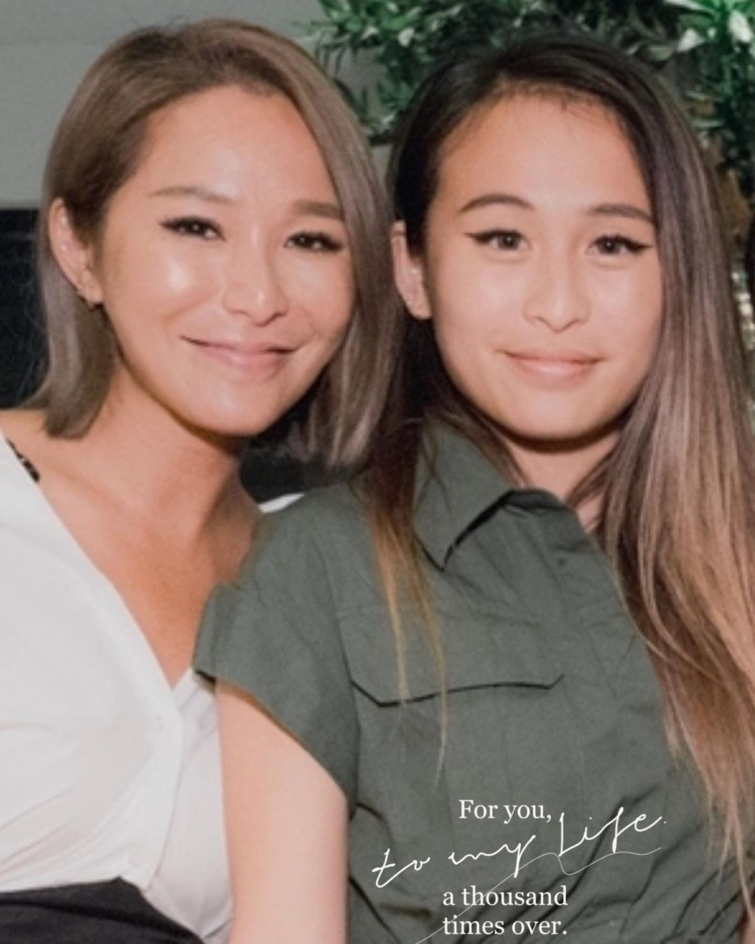 近日洗米嫂就發佈了為女兒 Virginia 慶祝 19 歲生日的照片,一向與女兒感情超好的她,更一起幸福地臉貼臉合照!