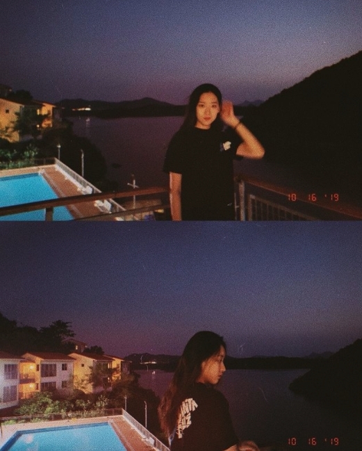 香港小姐2021 12強楊培琳IG在疑似她家的豪宅背景打卡,看來是位富二代。