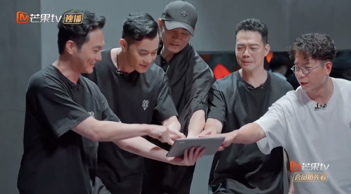 雖然《披荊斬棘的哥哥》因節目卡士強勁而大為內地網民受落,一眾《古惑仔》演員同框更是回憶殺