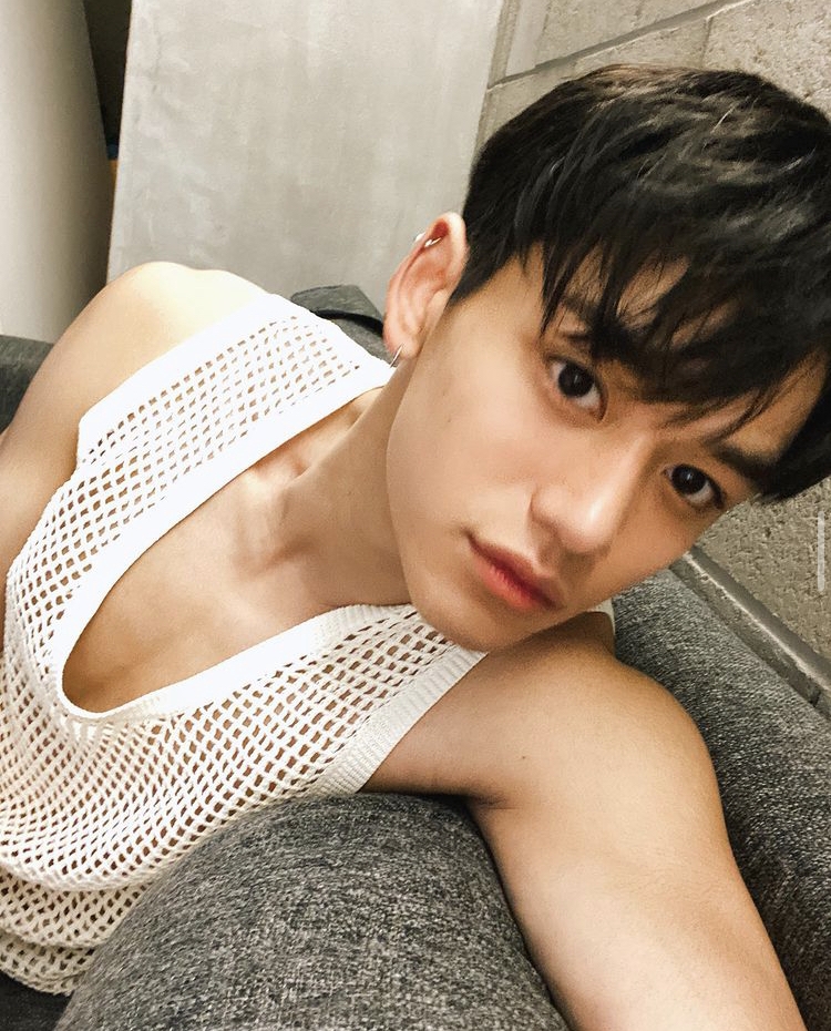 Lucas不時會以「你是唯一理解我的人」來情緒勒索她