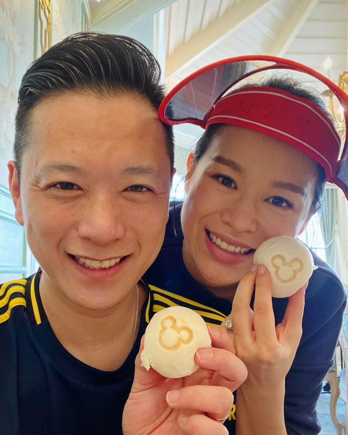 胡杏兒為此馬上發聲大讚老公李乘德Philip:「他多年來一直努力工作養家」