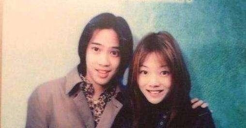 16歲時就被星探發掘，從而意外入行成為模特兒，很快便成為了娛樂圈中略有名氣的年輕模特兒！