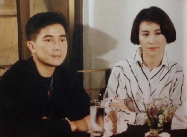 何超瓊因被外界嘲笑阻礙許晉亨與李嘉欣的戀情,最終何超瓊獲何鴻燊的支持而離婚