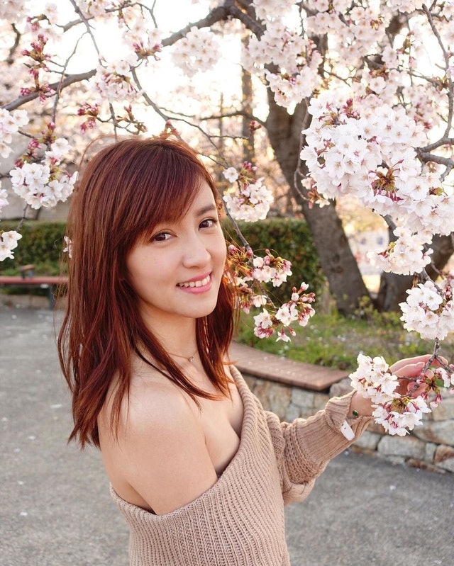 陳嘉倩杜汶澤｜陳嘉倩有份主持 ViuTV 的旅遊問答節目《嚮導玩》，本以為她是前新聞主播主持會有一定水準