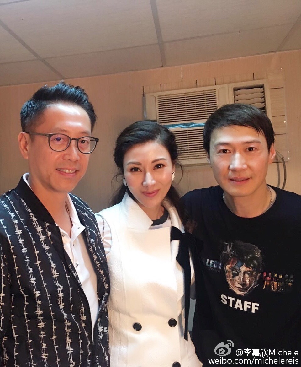 從早年介入劉鑾雄(大劉)與元配寶詠琴婚姻做第三者、備受爭議的一段情外,到黎明、羅兆輝、有婦之夫龐維仁等的對象,幾乎每位緋聞男友都非富則貴,更有「富豪殺手」之稱;