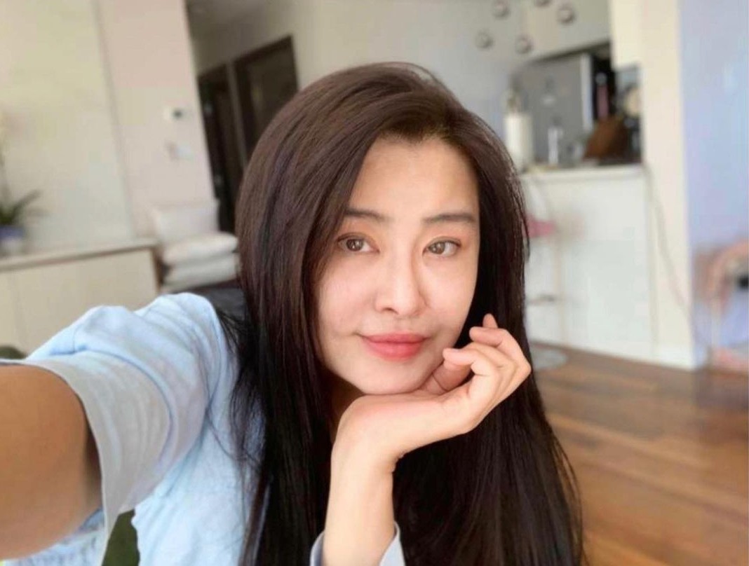 而最近王祖賢就始終戒掉了「P圖癮」,一連分享了多張自然淡妝的清雅照片,反而獲得網民激讚!