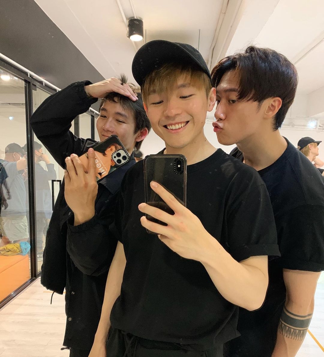 Mirror 成員陳卓賢(Ian)一直是團隊中屬於較內向、慢熱的男生,與隊中其他貪玩的隊員相比,Ian 的沉著、冷靜更愈見明顯。