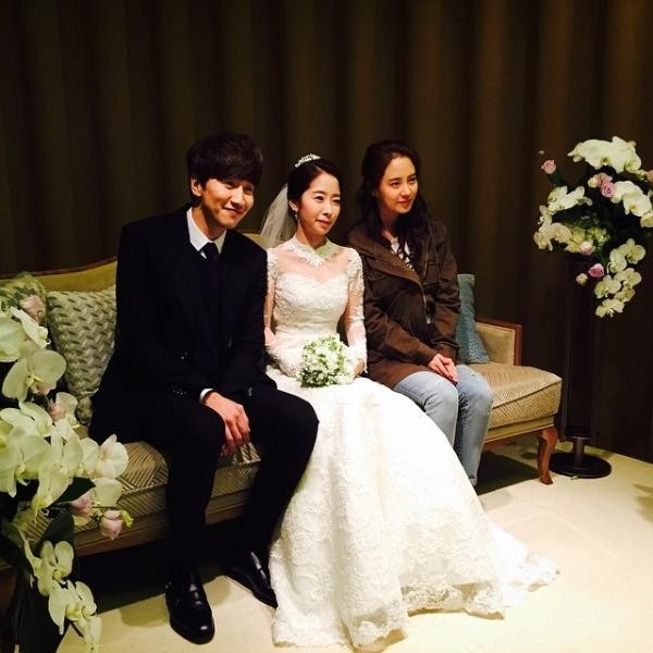 李光洙的妹妹就在2015年和愛郎結婚,當時金鍾國也有出席婚禮,更在台上為二人獻唱