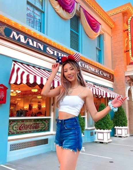 2021香港小姐廣告界KOL的還有佳麗莫韻諰(Vincy)五官標緻而且性格坦蕩蕩,也許以真性情取勝?