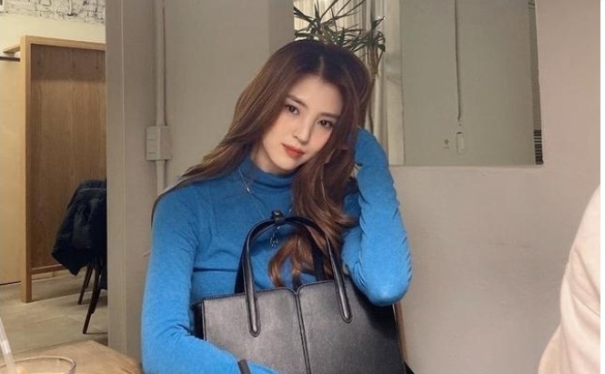 手袋要賣的也沒幾個,也不是做批發,怎麼有那麼多人匯款進帳?