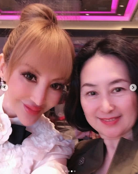 楊其龍和何超瓊的戀愛,何鴻燊表示出強烈的反對女兒與他結婚