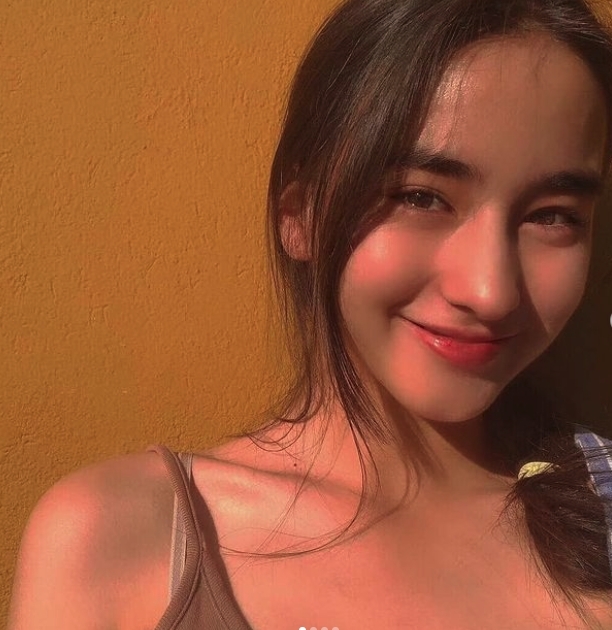 被指與Koki似樣的正是中國女星李宛妲!與木村光希同年出生的她