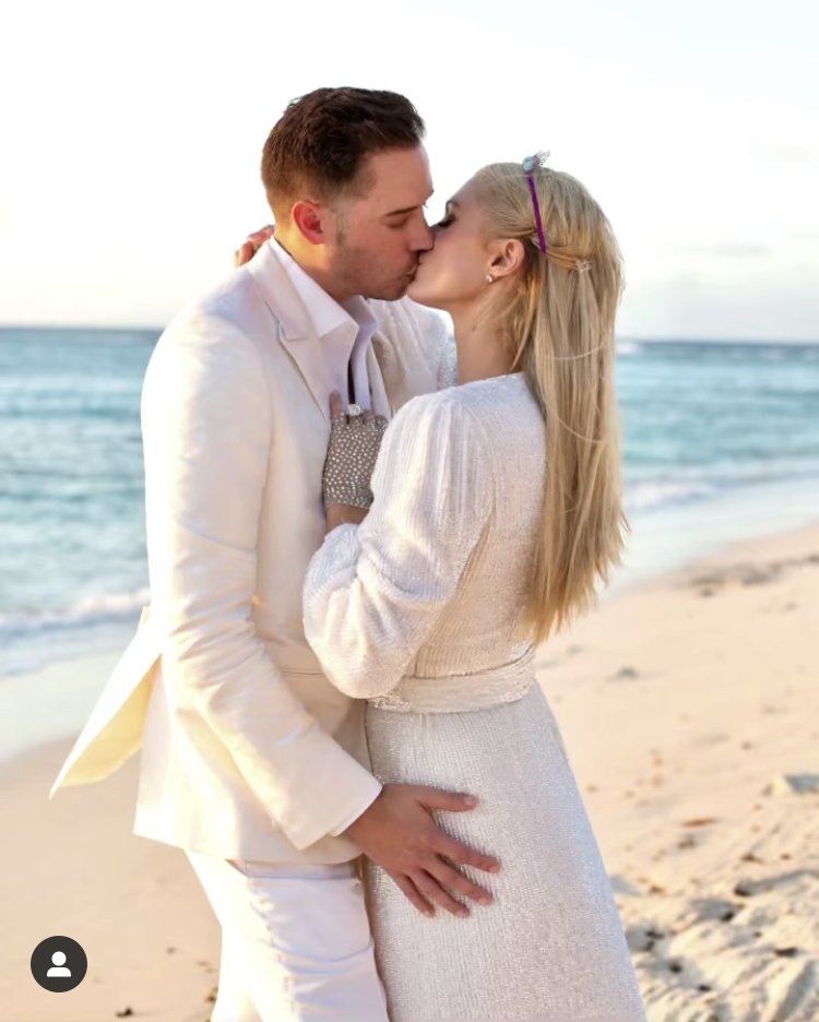 Paris早前答應了企業家男友Carter Reum的求婚