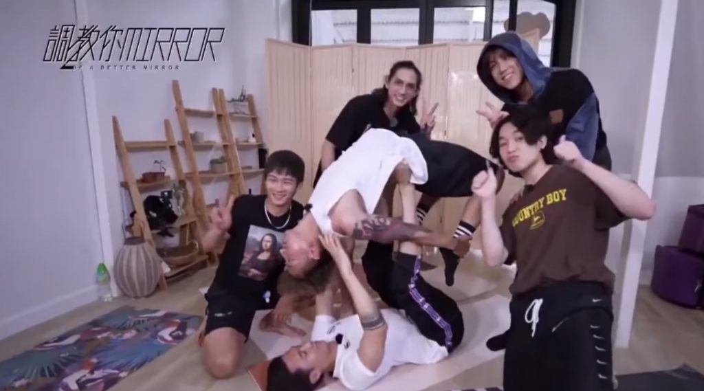 Mirror 12子各人的受歡迎程度不同,大家在分成問題也許會有矛盾,並指出有些成員較有人氣