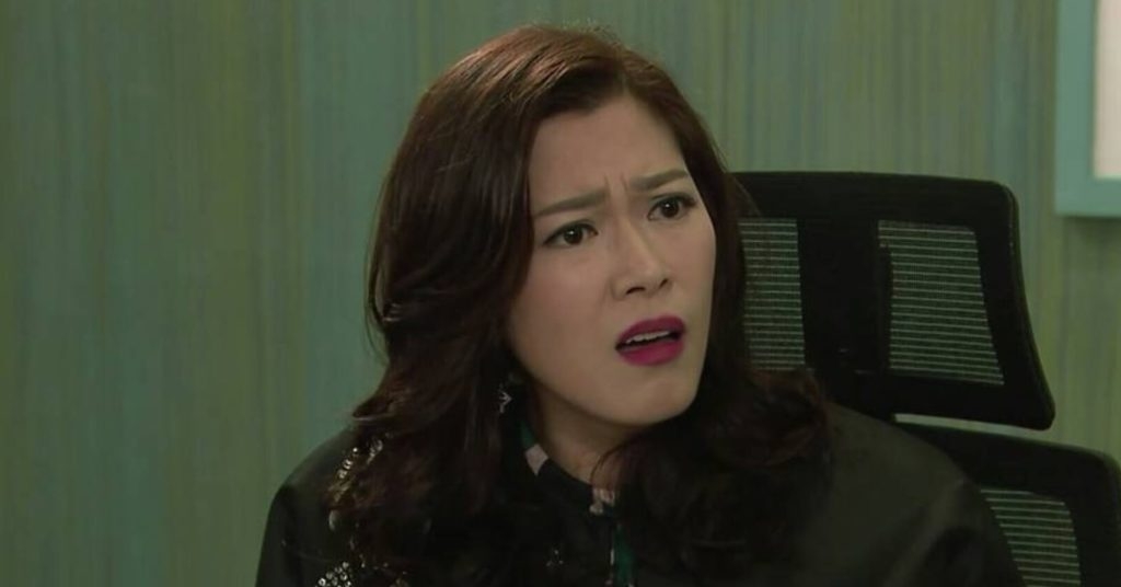 女子繼續不服輸,改口稱「啲人落哂車,係你閂門閂得快呀!」