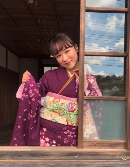 伊藤美誠IG甜美照有極大的反差,一上賽場就會眼神突變凌厲